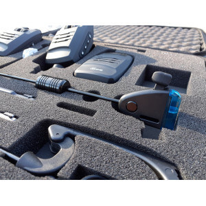 Obrázek 3 k SET = Sada 2 signalizátorů CARPON DV s příposlechem + magnetické swingry + zakrmovací lopatka