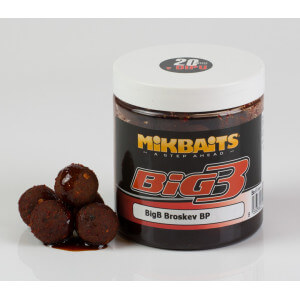 Boilie MIKBAITS Legends BigB Broskyňa Black Pepper v dipe