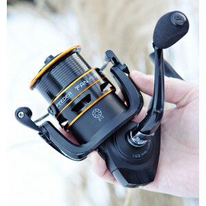 Obrázok 4 k SET = prút SENSAS Feeder White Arrow + navijak Feeder Fan FD 406