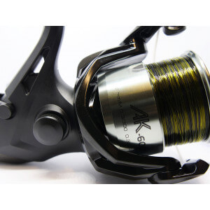 Obrázek 5 k SET = Naviják OKUMA AK-6000 Baitfeeder + vlasec